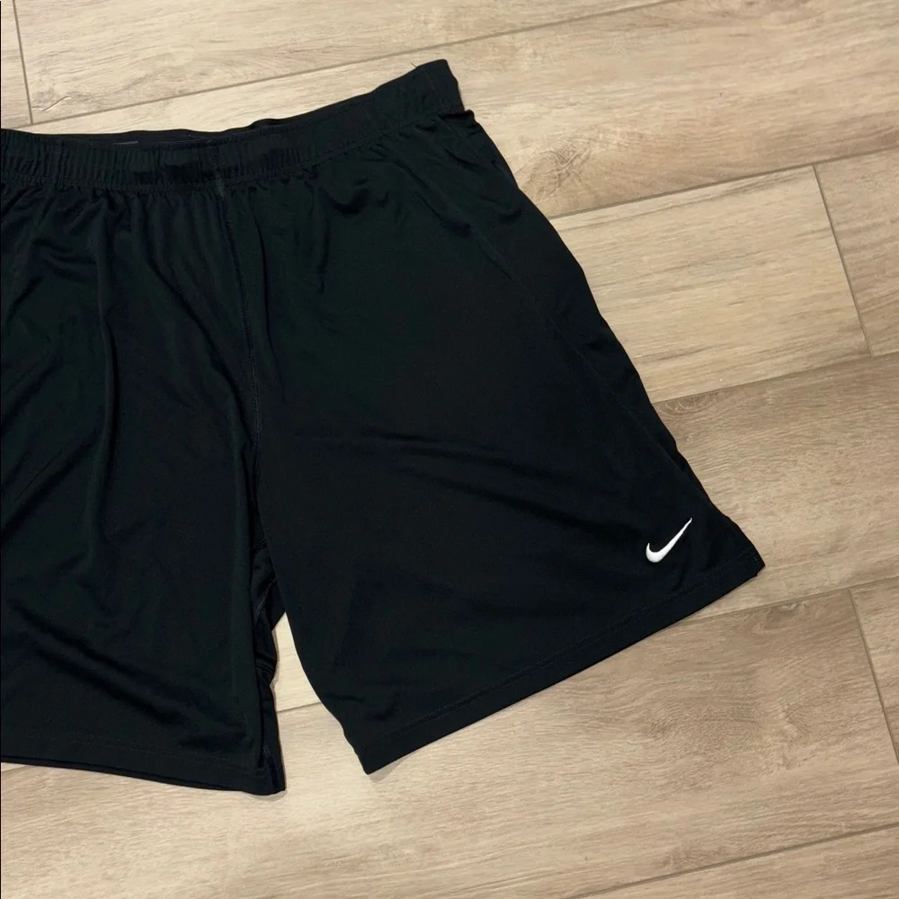 Nike Men's Dark black  Athletic Shorts size
XXLARGE - Picture 2 of 5